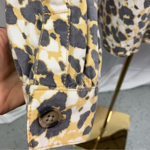 Cabi Providence Shirt Jacket #5854 Gray White Yellow‎ Print spring Woman’s large - Picture 4 of 15